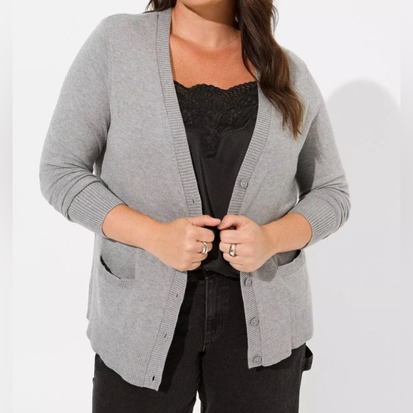 Torrid every day soft V-neck pocket cardigan, sweater, gray 0X size 12 NWT - Picture 2 of 5